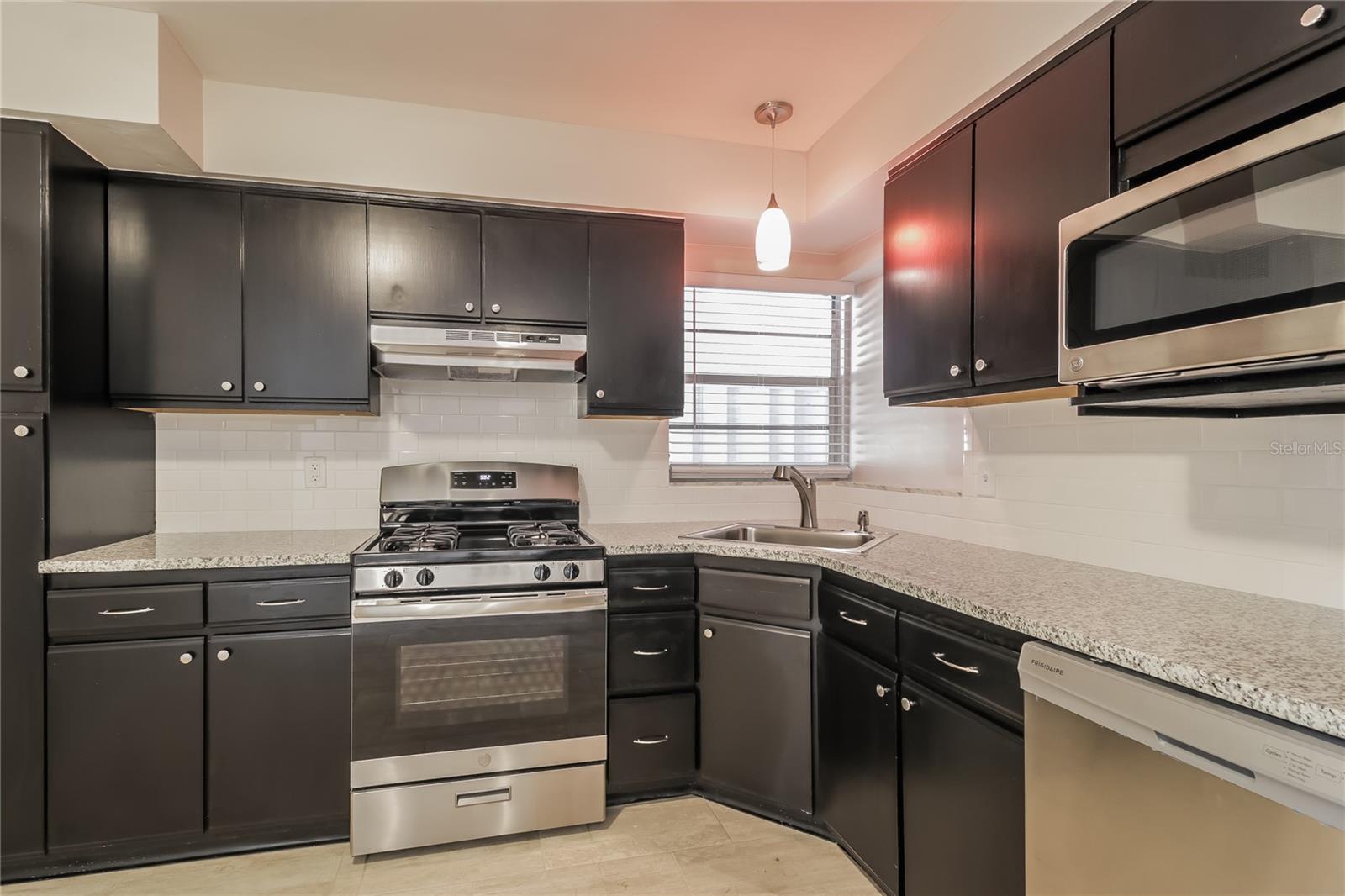 Image 7 of 16 For 1111 Gerona Avenue