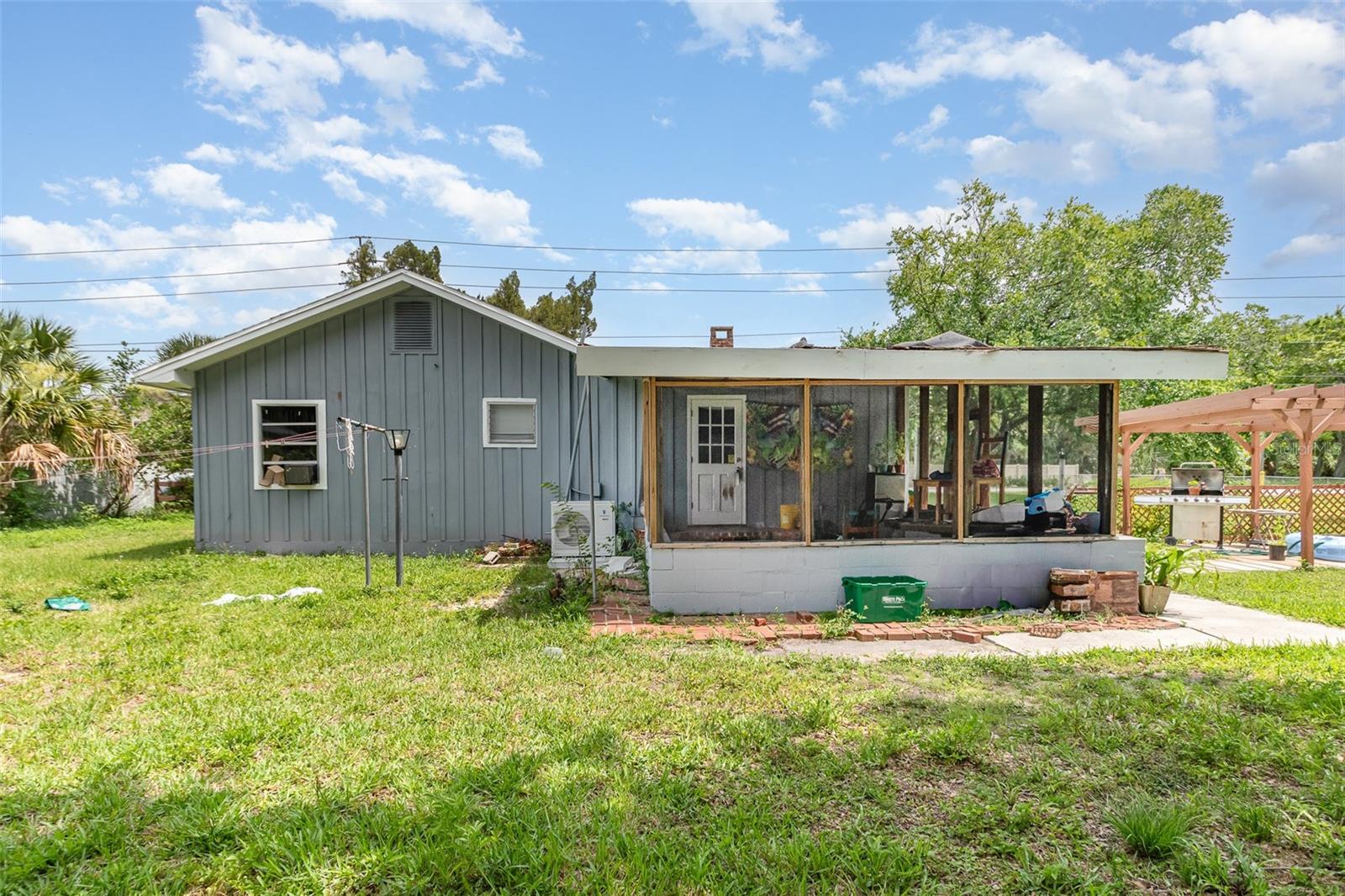 Image 21 of 27 For 660 6th Street