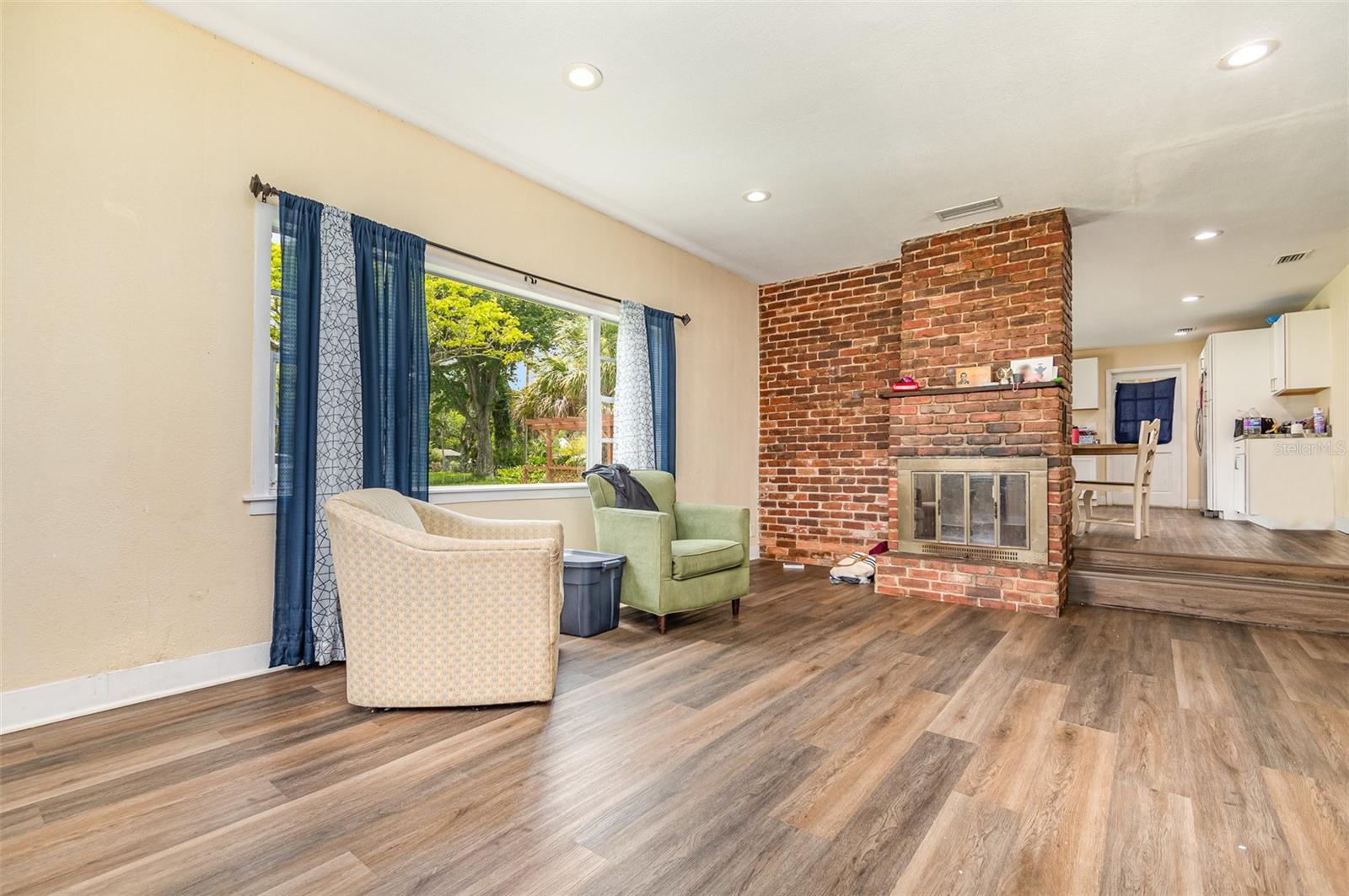 Image 4 of 27 For 660 6th Street