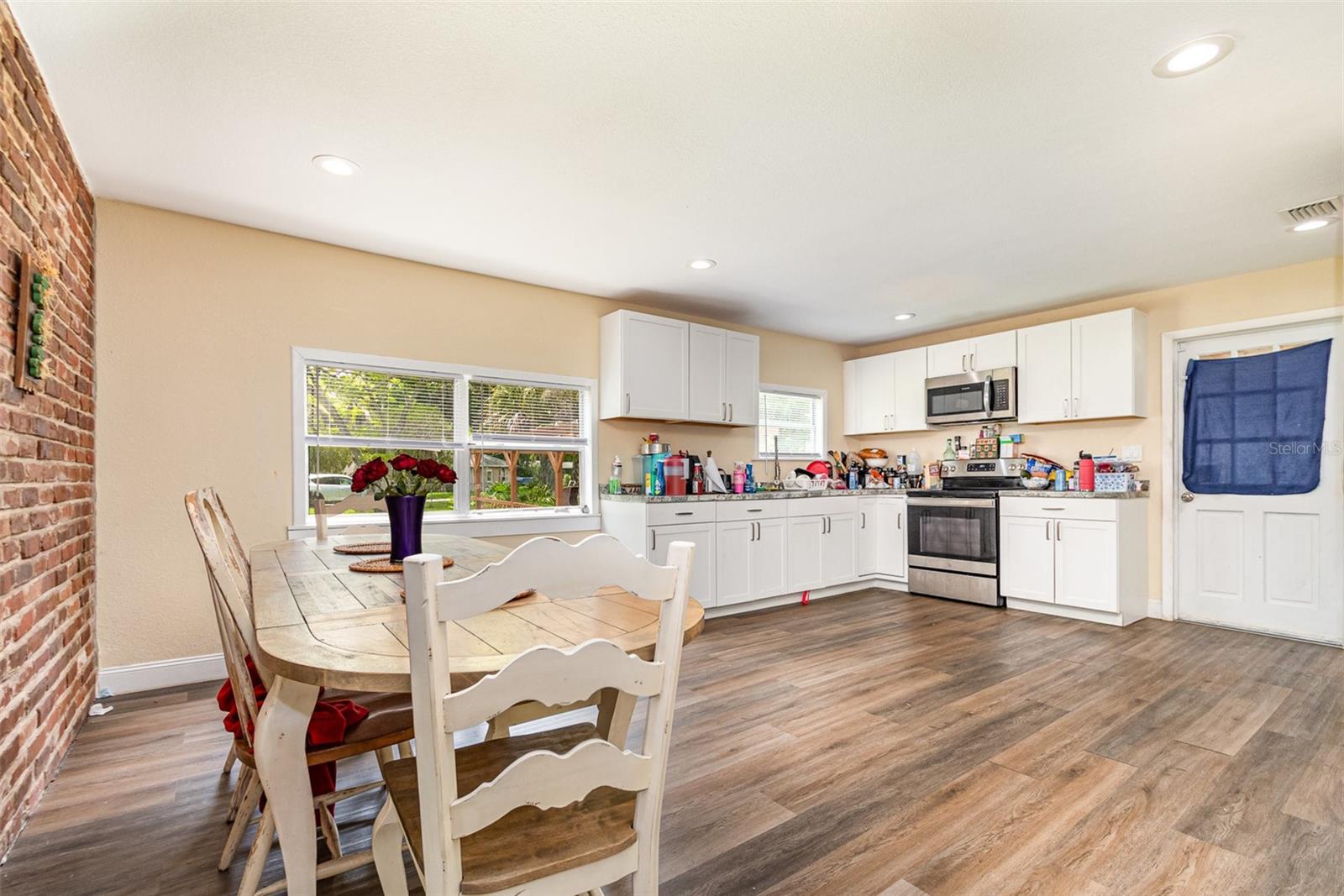 Image 6 of 27 For 660 6th Street