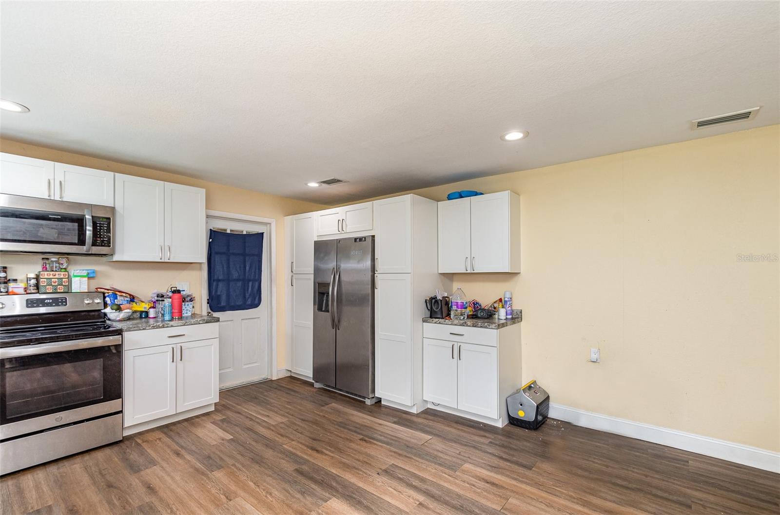 Image 8 of 27 For 660 6th Street