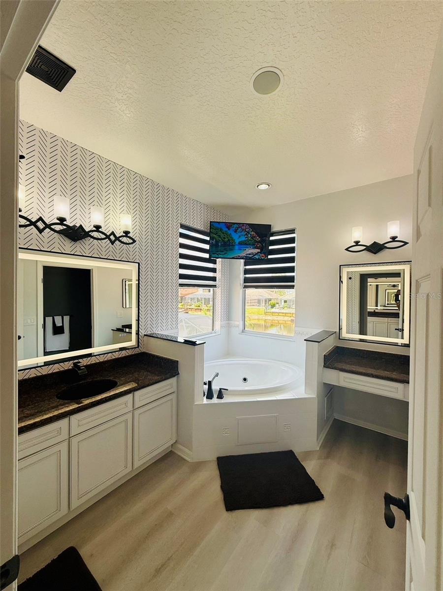 Image 18 of 72 For 18018 Malakai Isle Drive