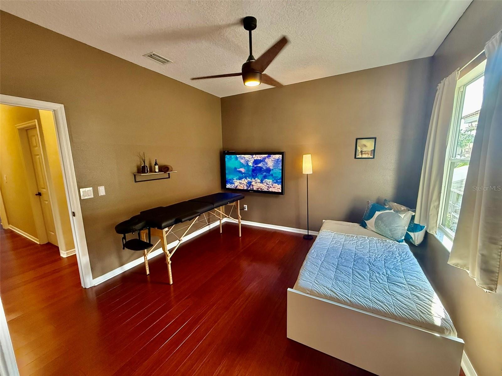 Image 28 of 72 For 18018 Malakai Isle Drive