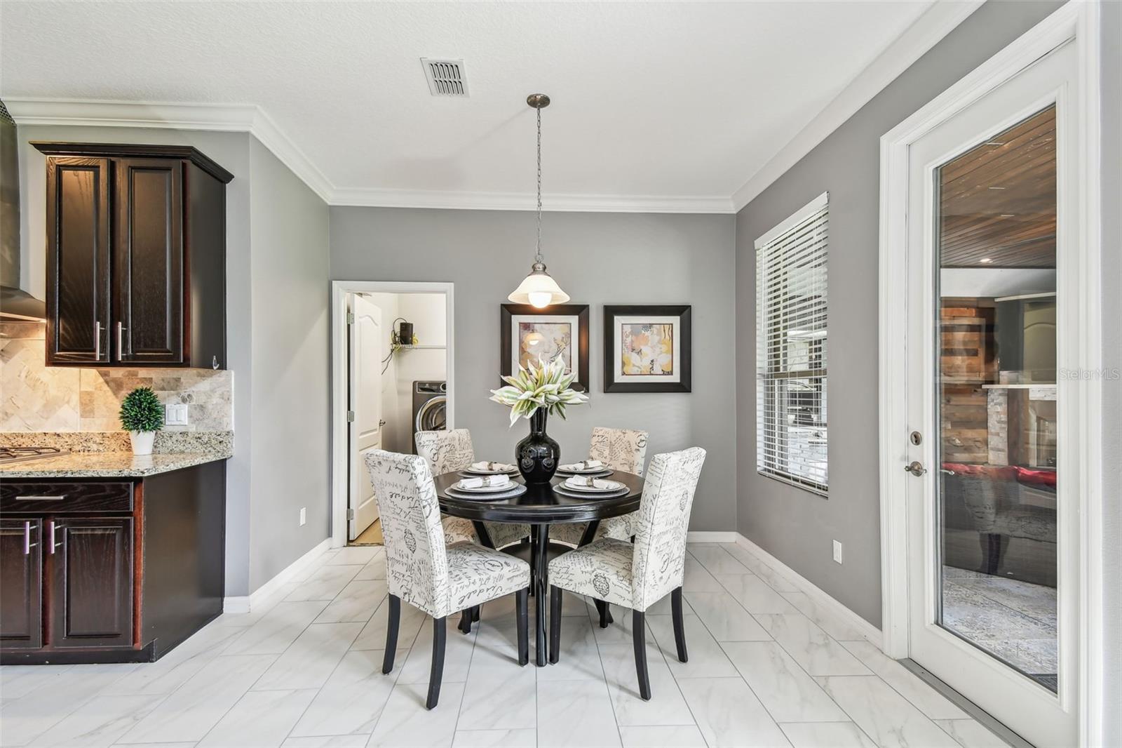 Image 11 of 44 For 811 Sherbourne Circle