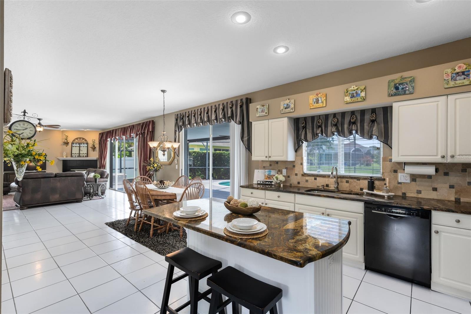 Image 10 of 37 For 2214 Westbourne Drive