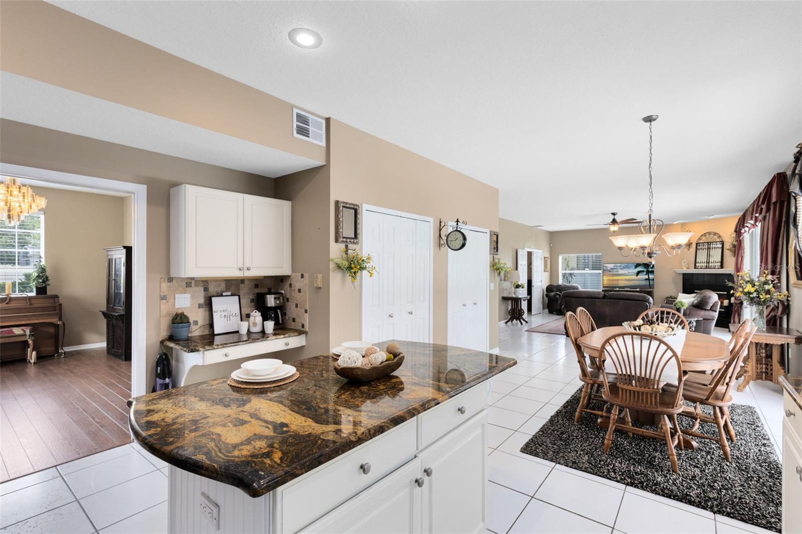 Image 9 of 37 For 2214 Westbourne Drive