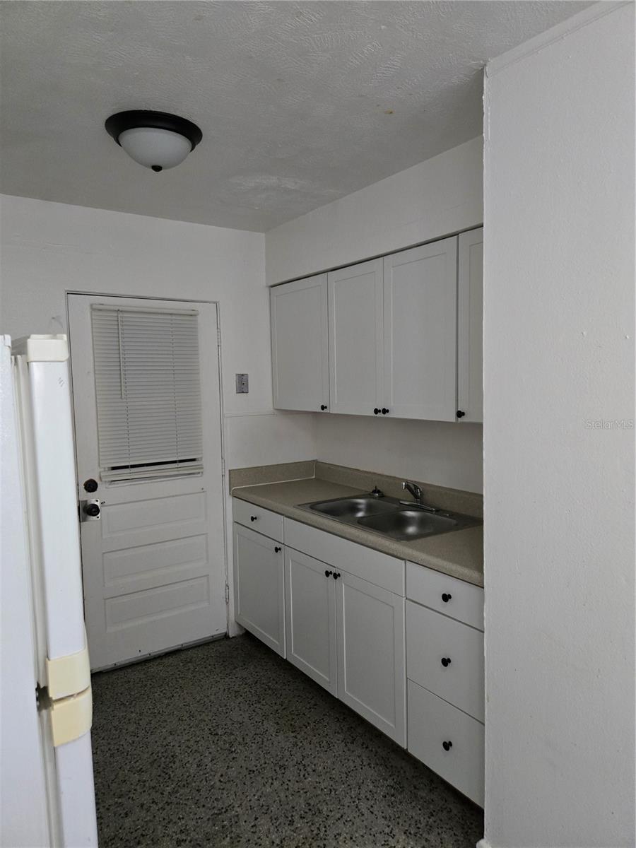 Image 6 of 11 For 2109 Mills Avenue