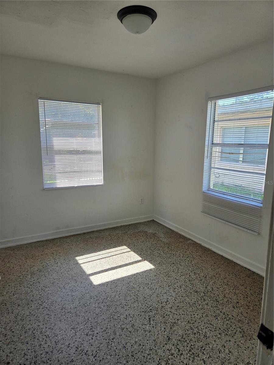 Image 7 of 11 For 2109 Mills Avenue