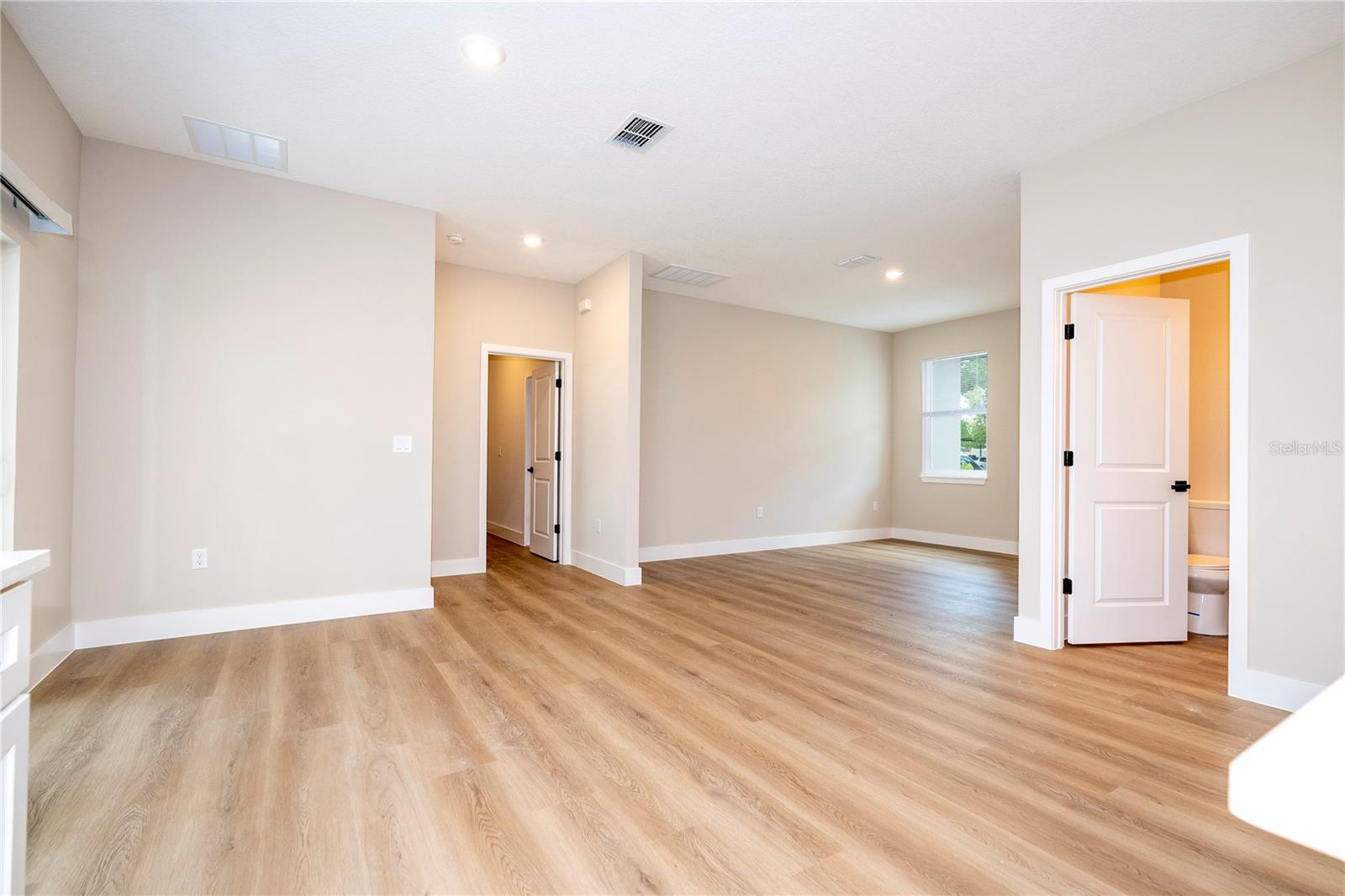 Image 13 of 35 For 1331 19th Street