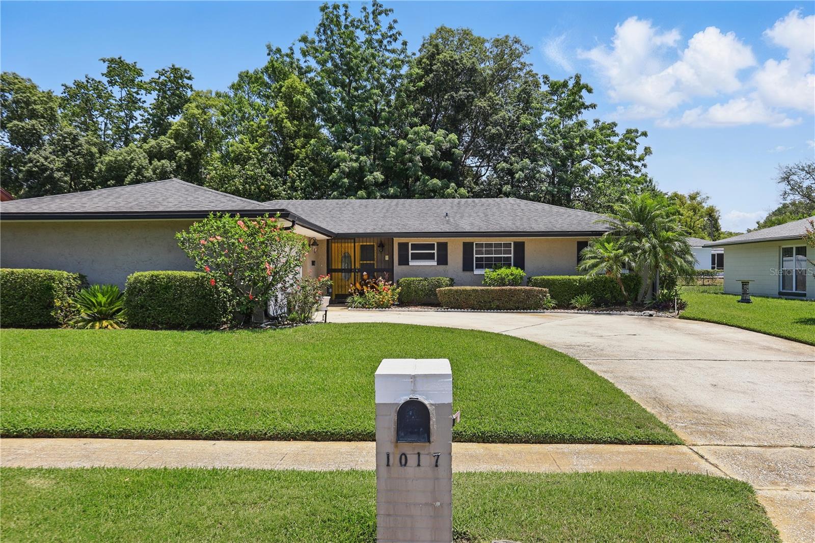 Image 8 of 50 For 1017 Manchester Circle