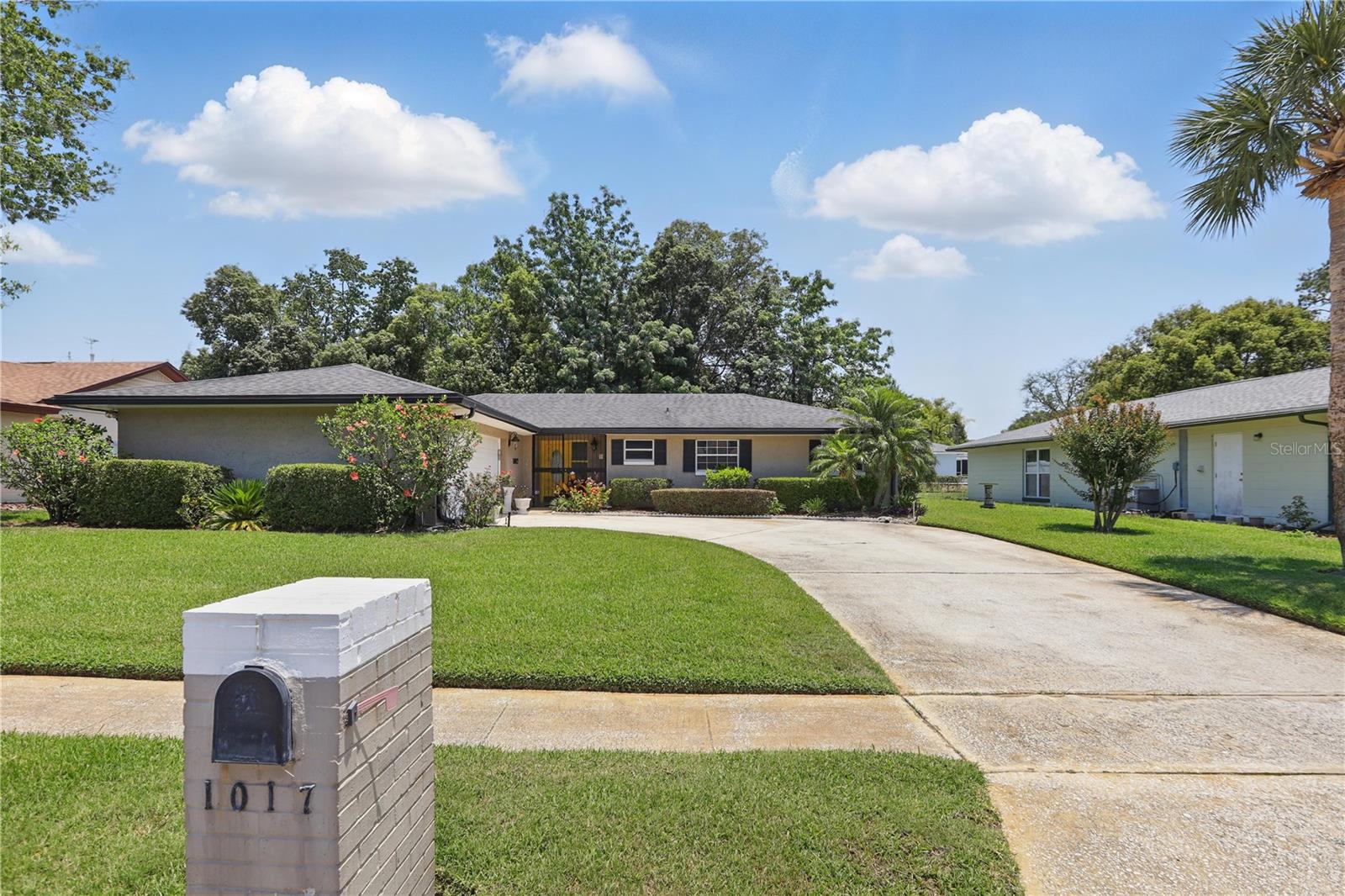 Image 9 of 50 For 1017 Manchester Circle