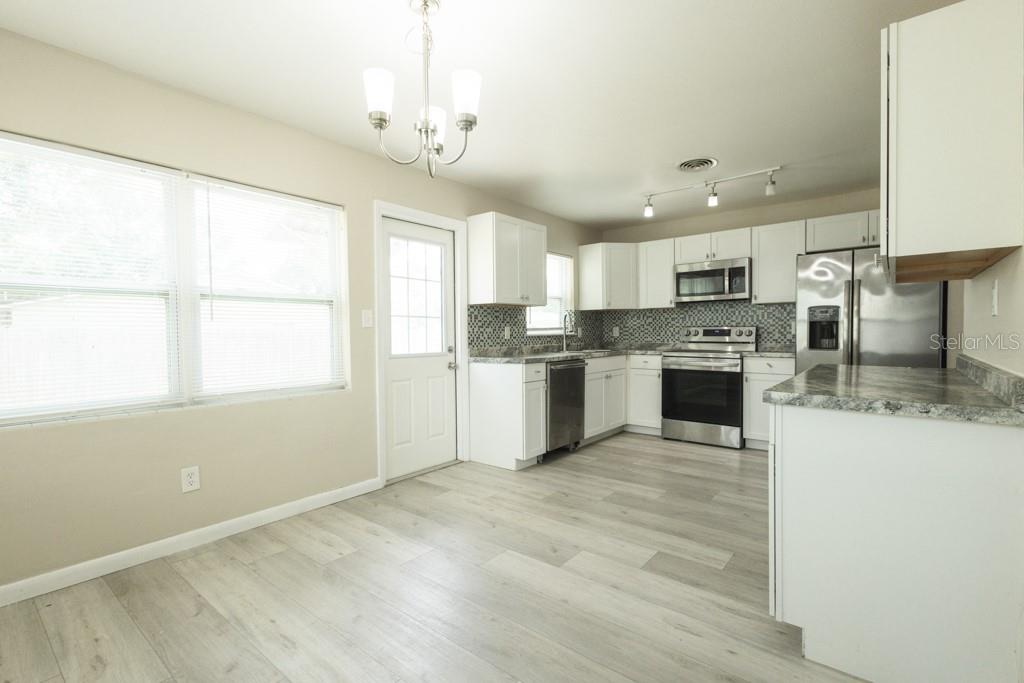Image 11 of 52 For 1108 Abington Street