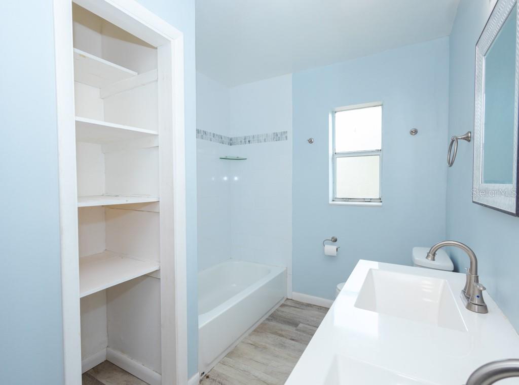 Image 30 of 52 For 1108 Abington Street