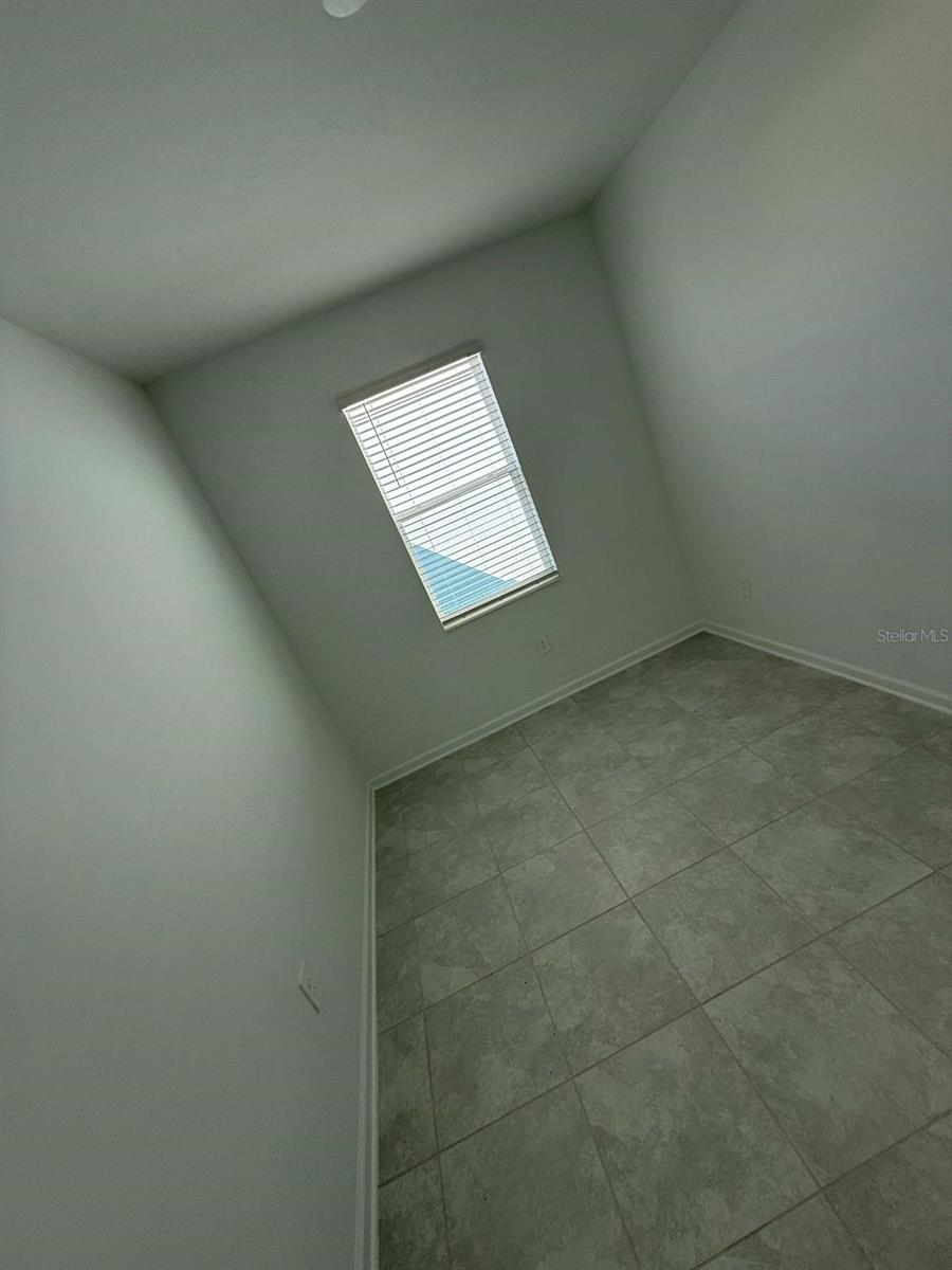 Image 7 of 22 For 1620 Marksman Rd