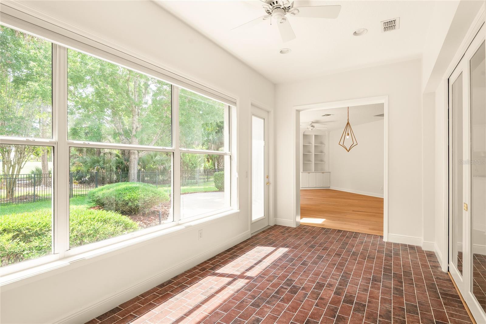 Image 21 of 47 For 3381 Regal Crest Drive