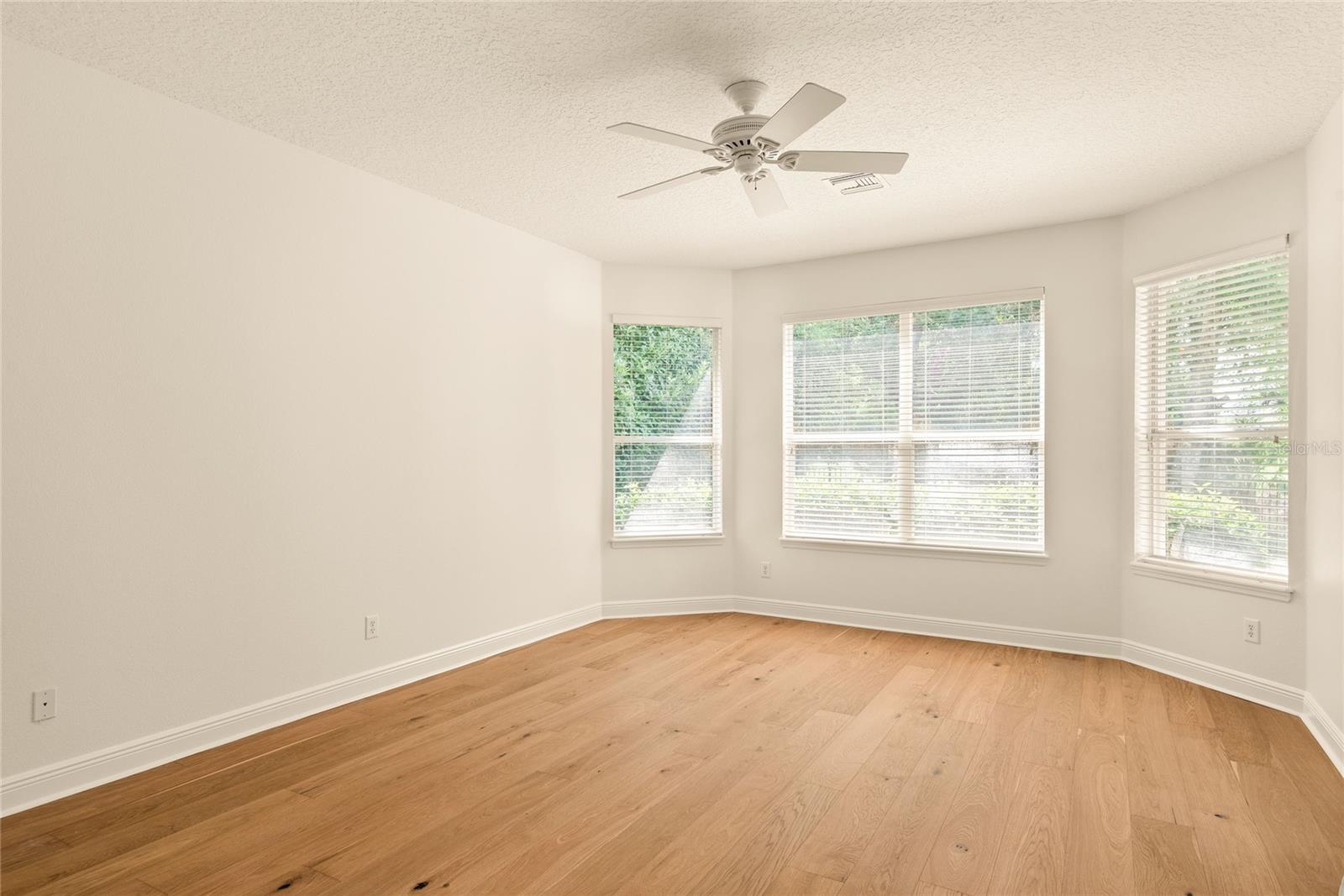 Image 22 of 47 For 3381 Regal Crest Drive