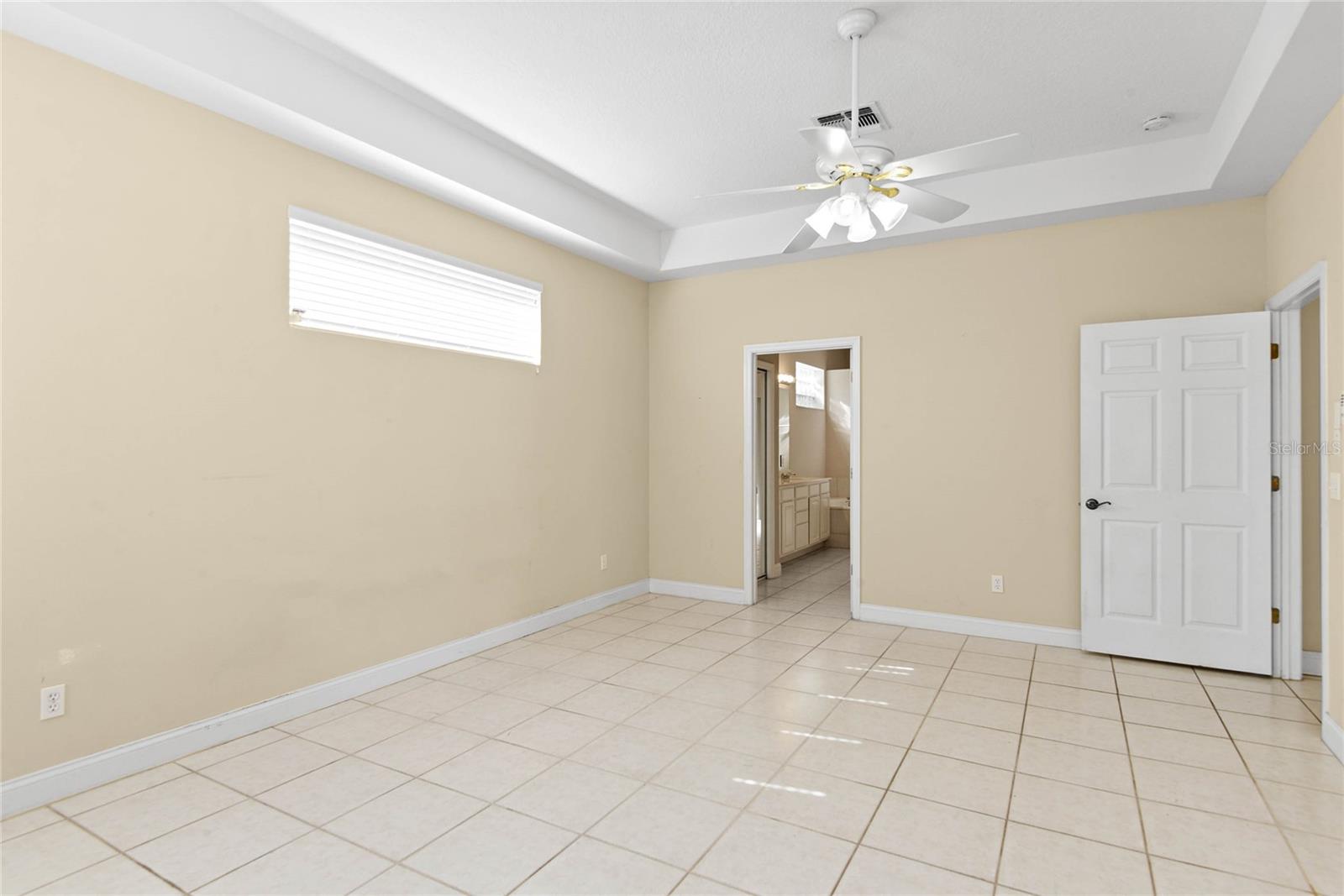 Image 18 of 39 For 10507 Holly Crest Drive