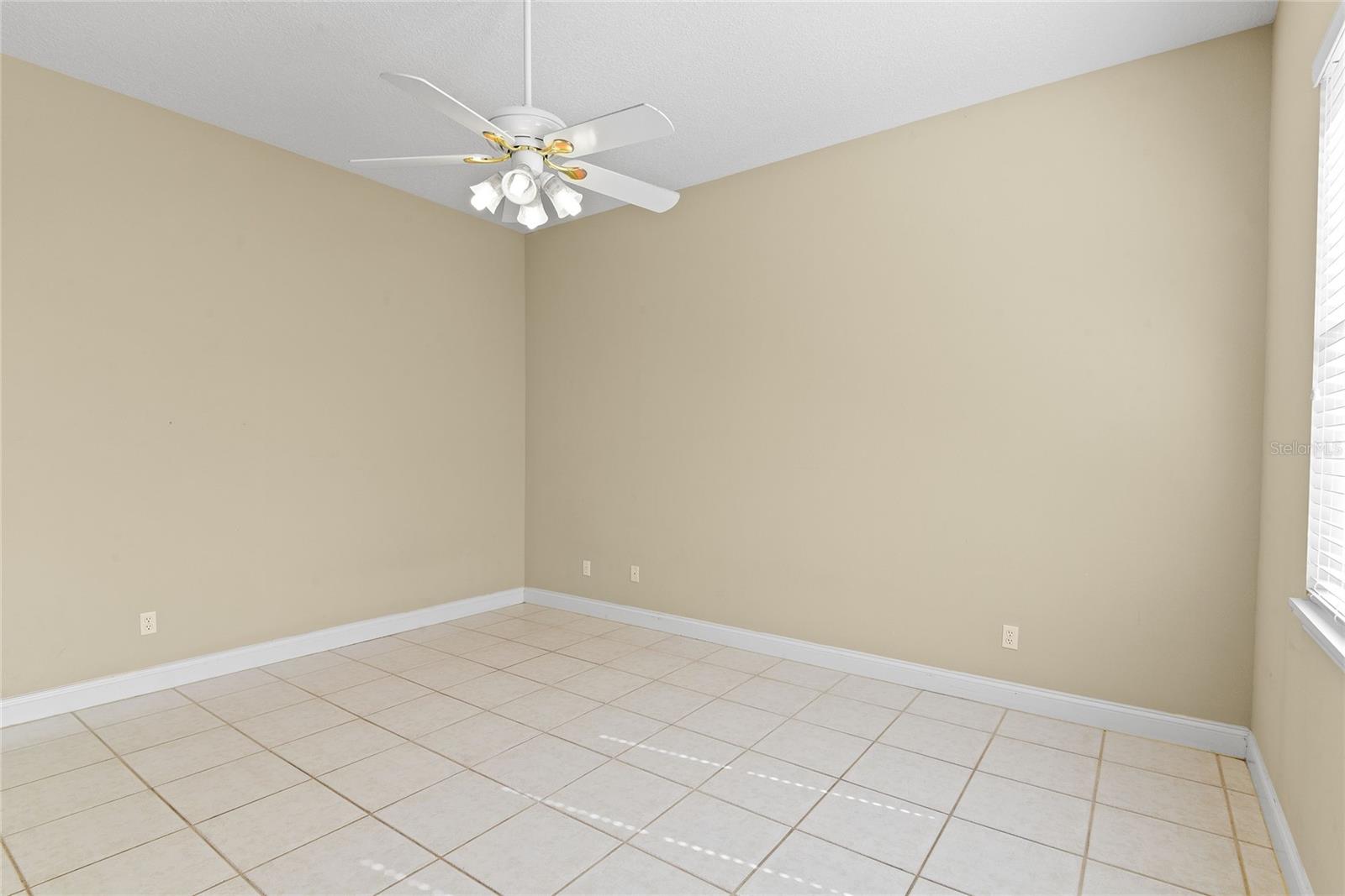 Image 26 of 39 For 10507 Holly Crest Drive