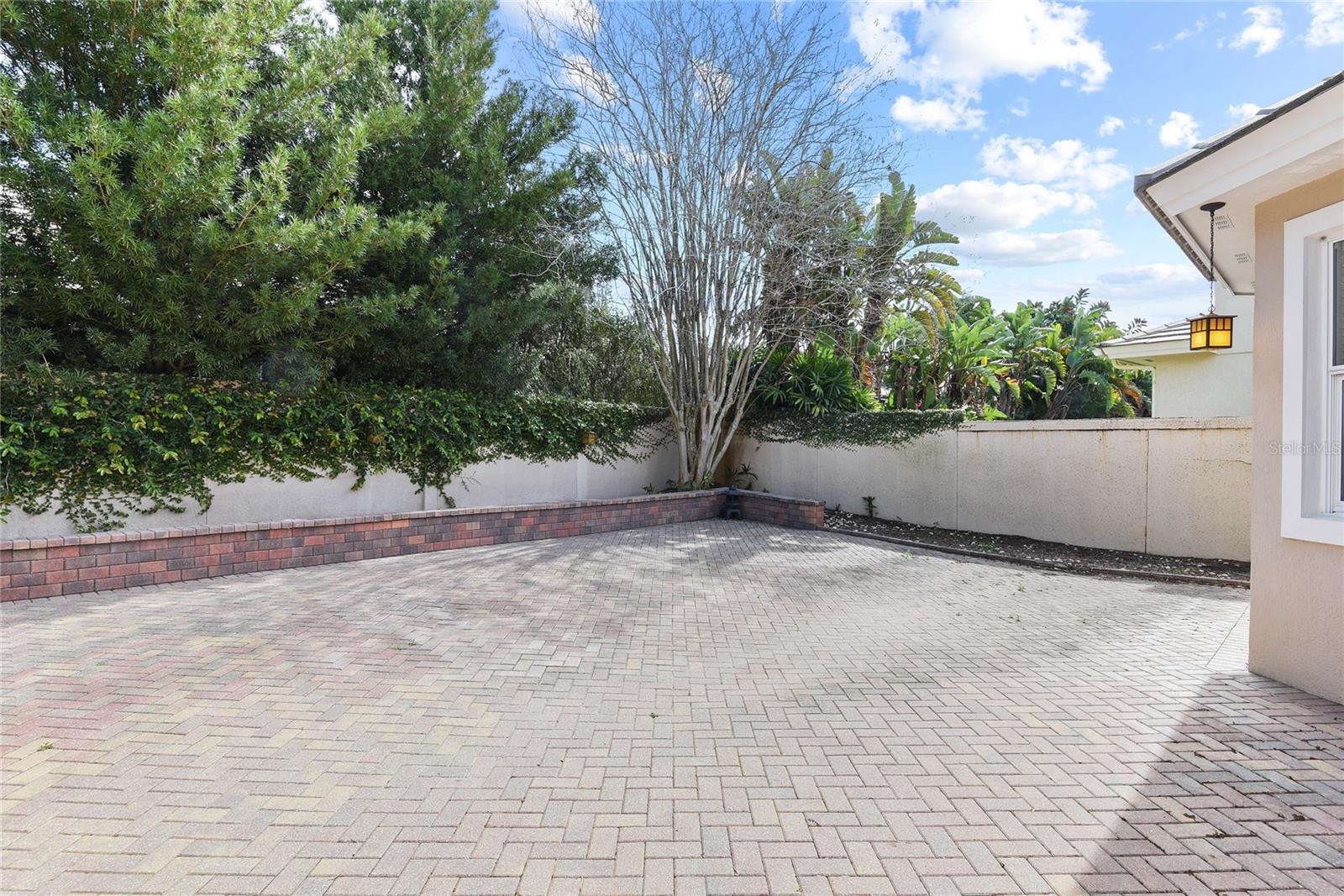 Image 32 of 39 For 10507 Holly Crest Drive