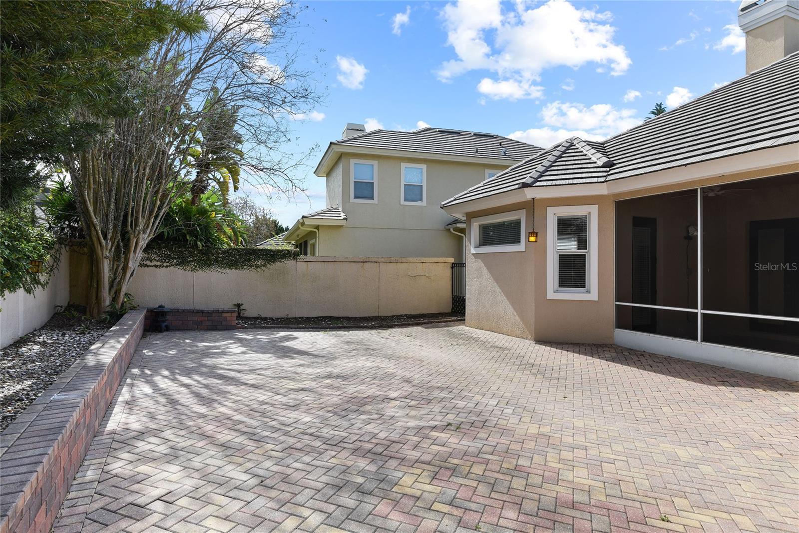 Image 33 of 39 For 10507 Holly Crest Drive