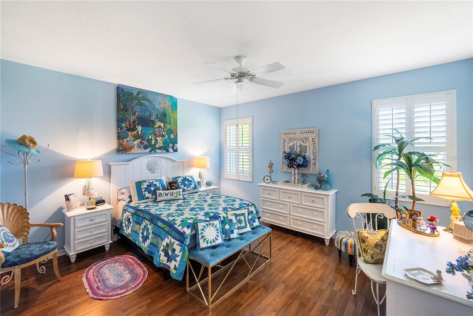 Listing photo id 13 for 1890 Hawthorne Drive
