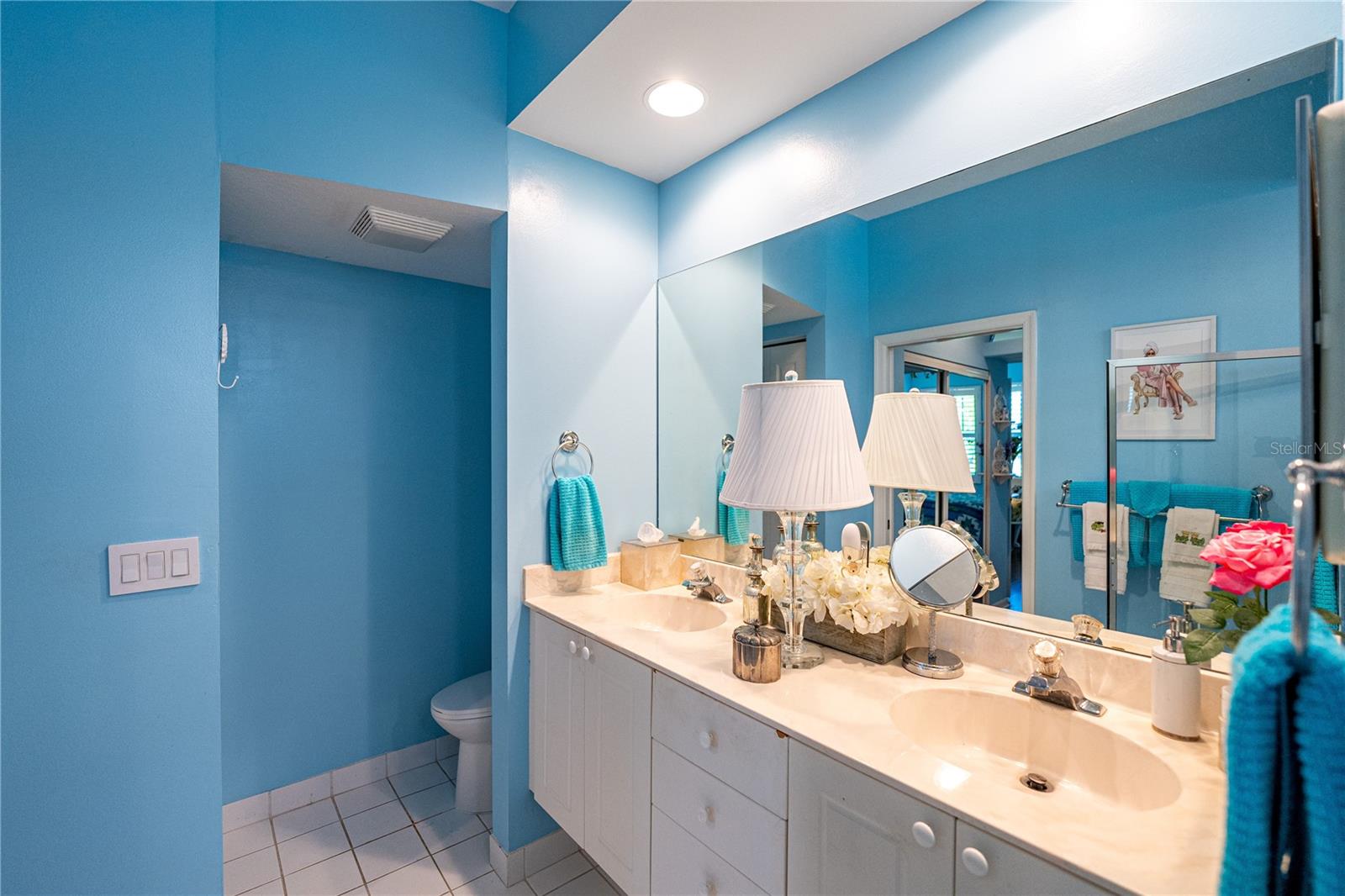 Listing photo id 21 for 1890 Hawthorne Drive