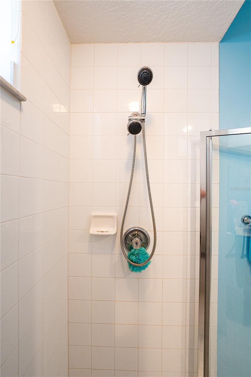 Listing photo id 22 for 1890 Hawthorne Drive