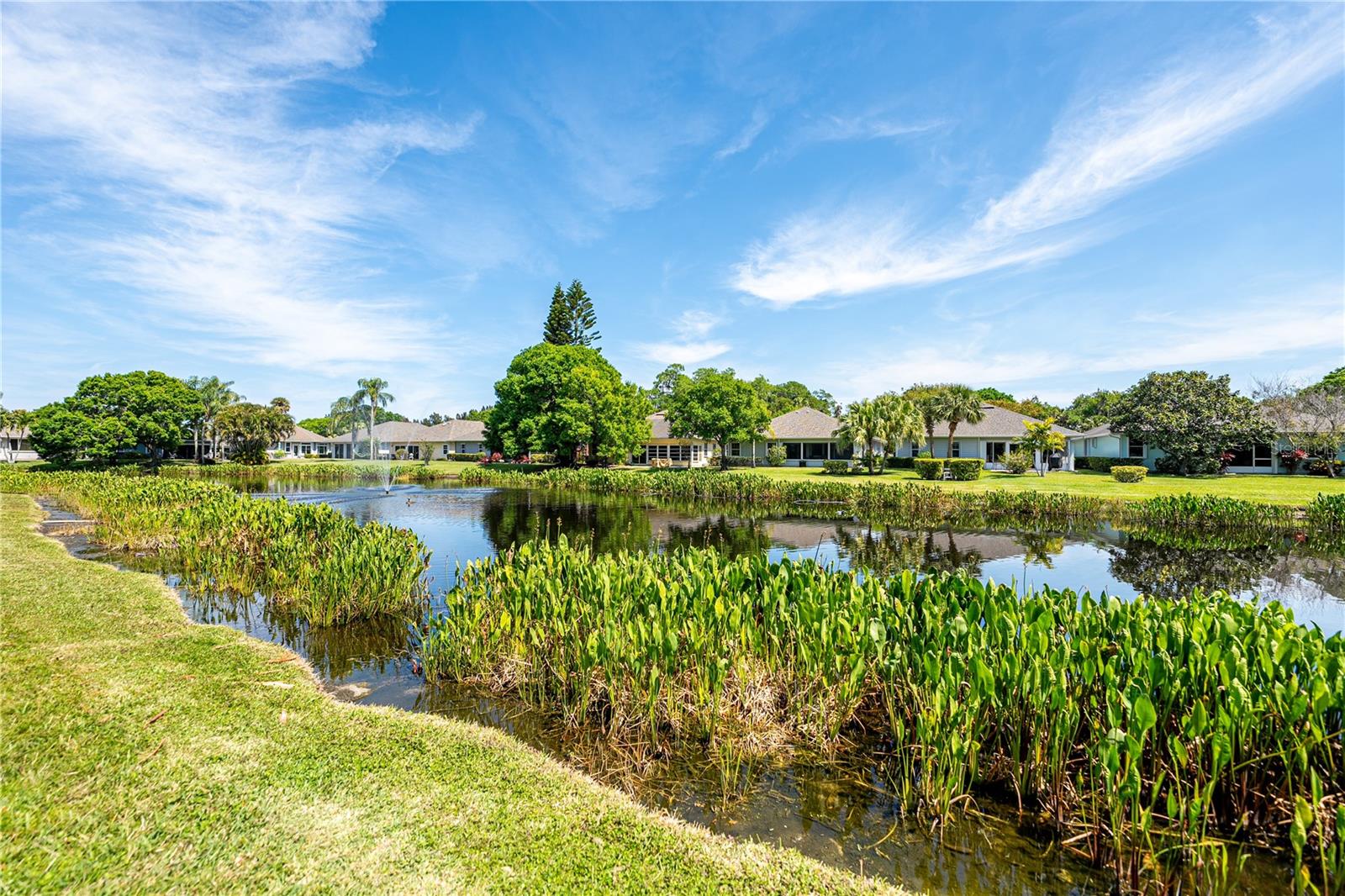 Listing photo id 29 for 1890 Hawthorne Drive