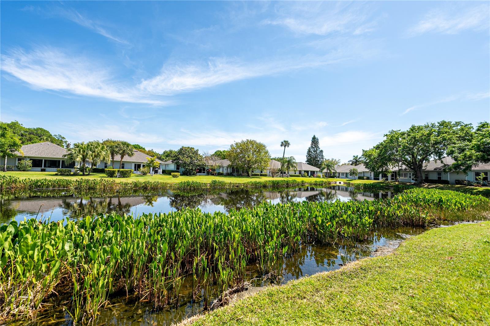 Listing photo id 30 for 1890 Hawthorne Drive