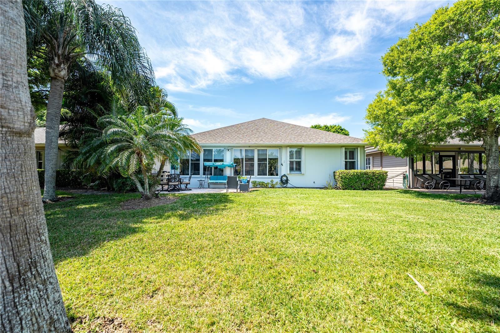Listing photo id 31 for 1890 Hawthorne Drive
