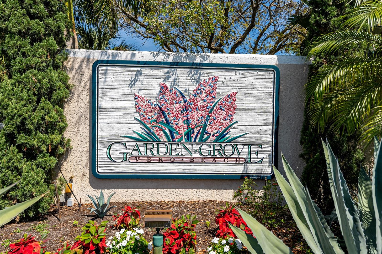 Listing photo id 38 for 1890 Hawthorne Drive