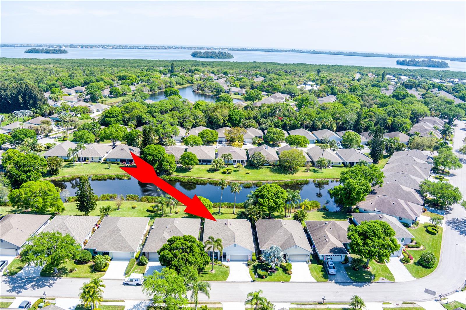 Listing photo id 41 for 1890 Hawthorne Drive