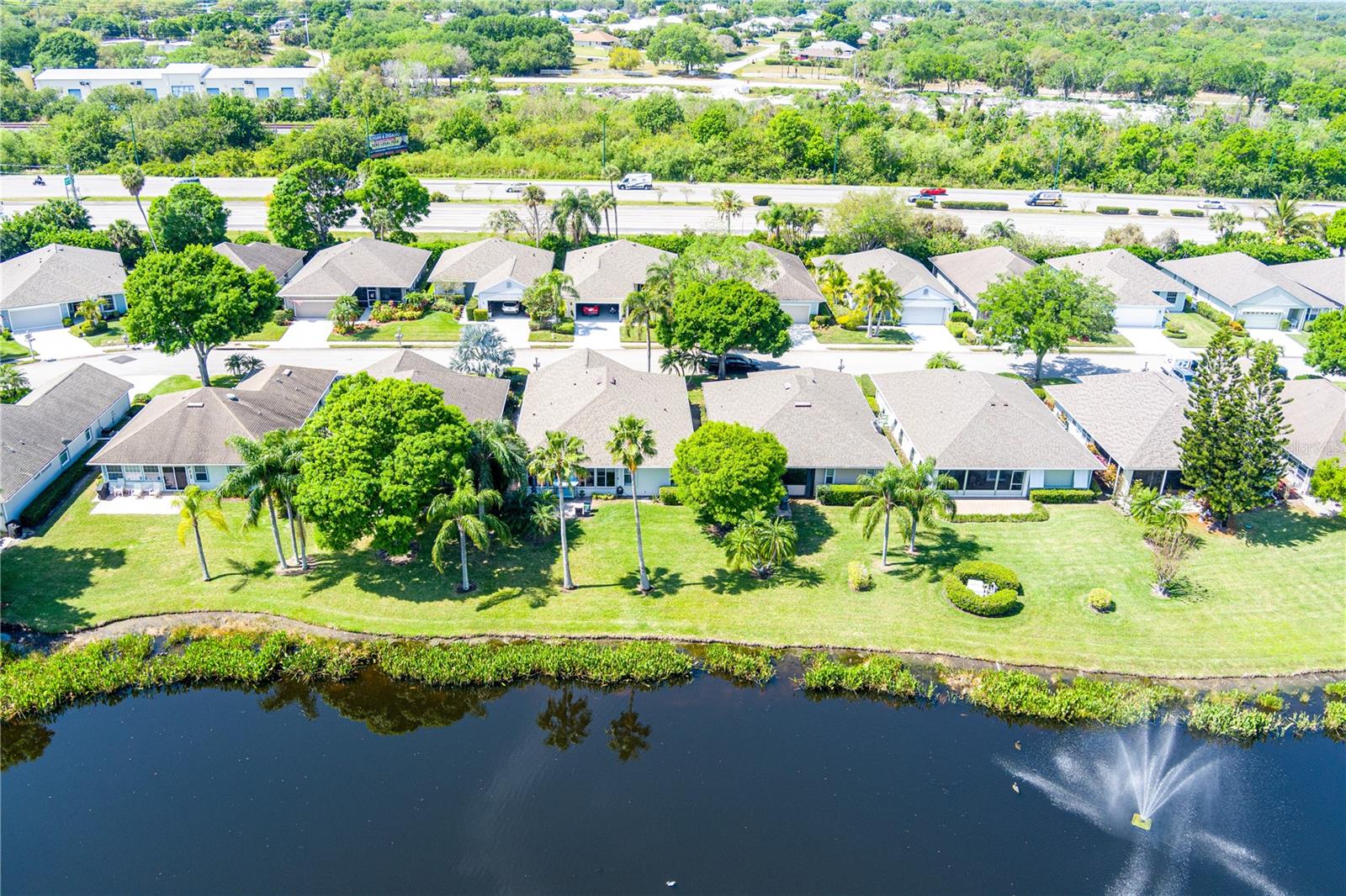 Listing photo id 44 for 1890 Hawthorne Drive