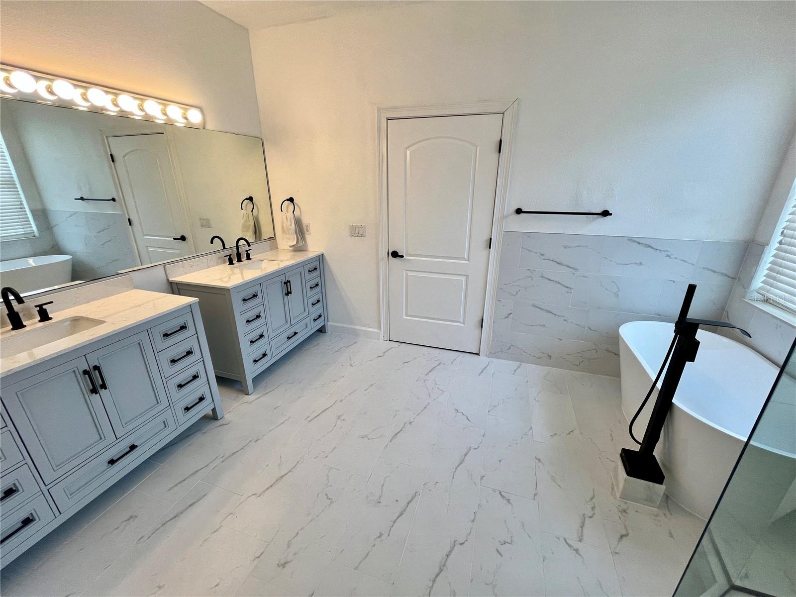 Image 13 of 51 For 2643 Aloma Oaks Drive
