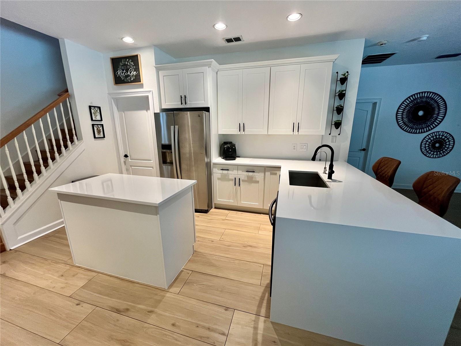 Image 15 of 51 For 2643 Aloma Oaks Drive