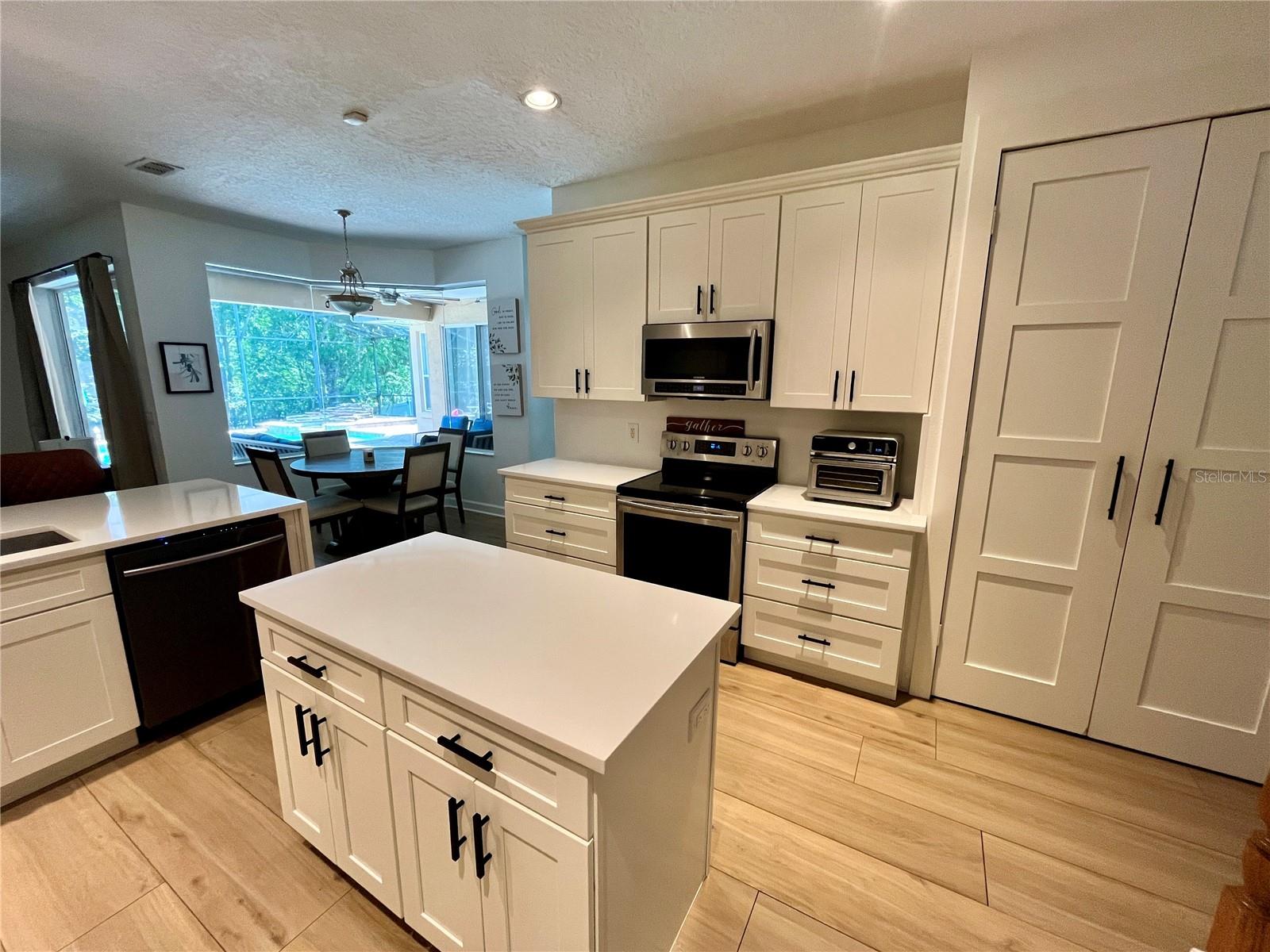Image 19 of 51 For 2643 Aloma Oaks Drive