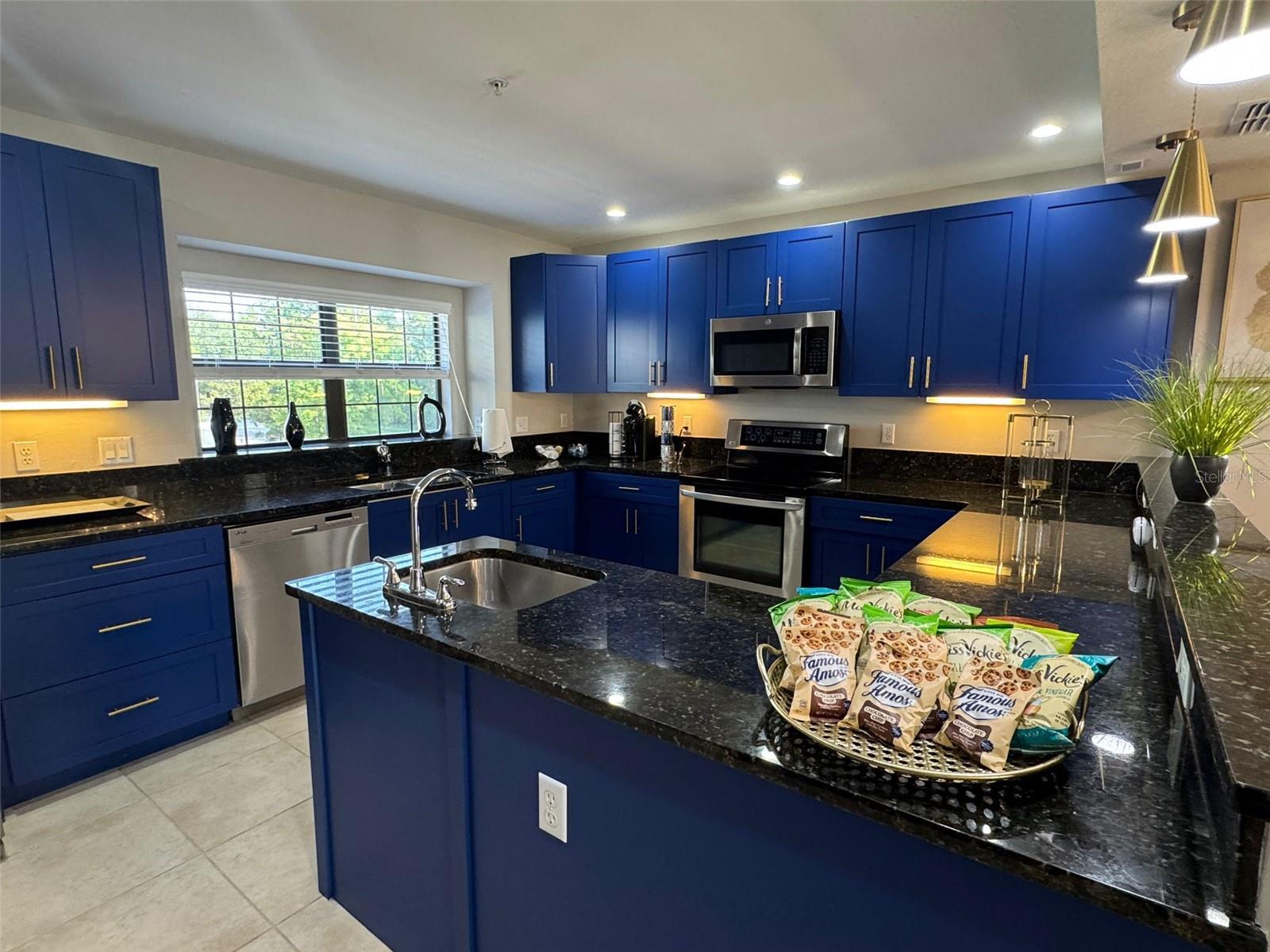 Image 10 of 53 For 14501 Damai Lane
