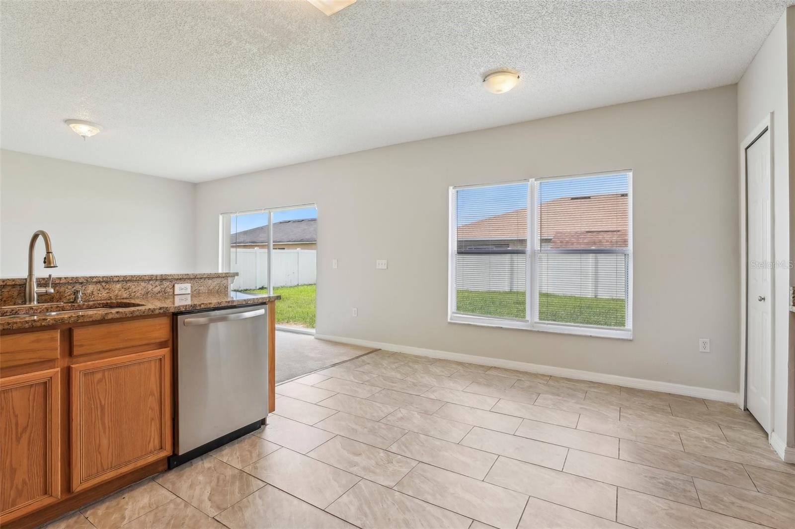 Image 16 of 67 For 670 Bluebill Court