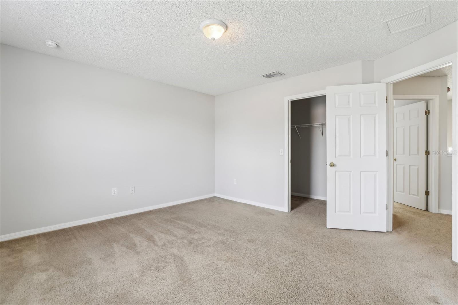 Image 30 of 67 For 670 Bluebill Court