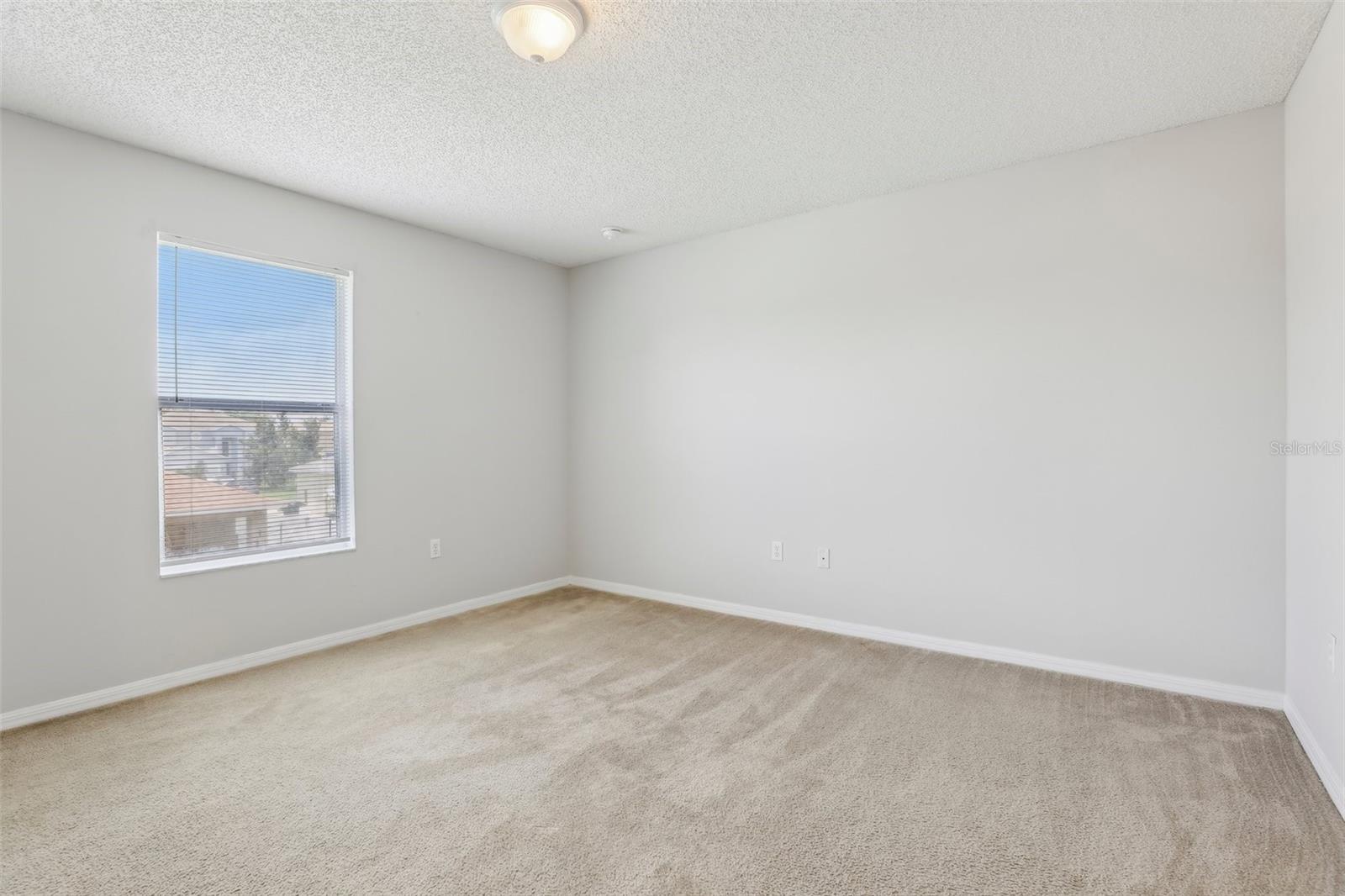 Image 32 of 67 For 670 Bluebill Court