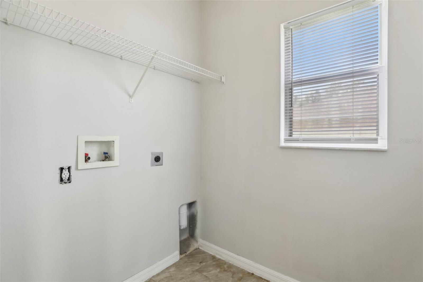 Image 39 of 67 For 670 Bluebill Court