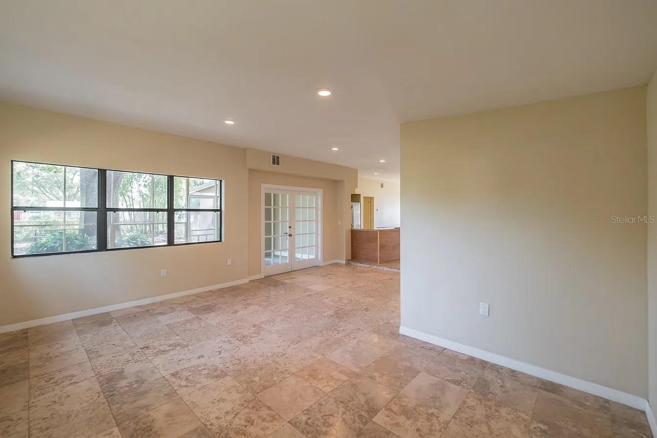 Image 10 of 20 For 2929 Michigan Street