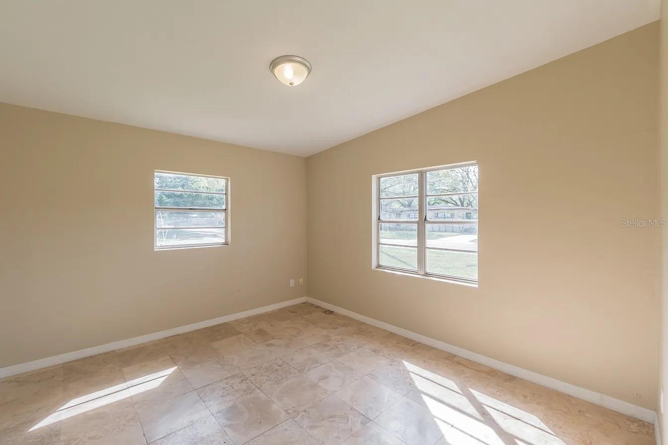 Image 11 of 20 For 2929 Michigan Street