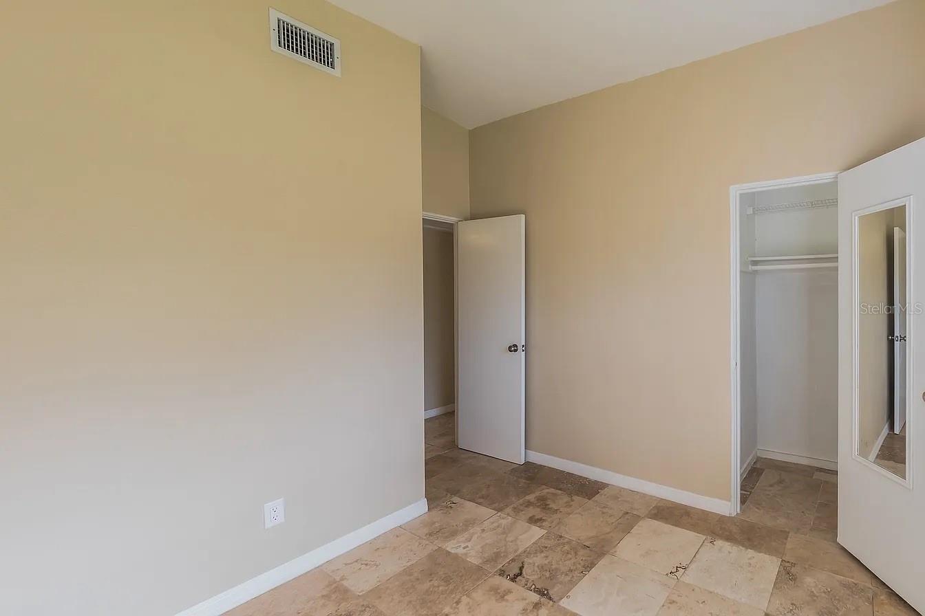 Image 13 of 20 For 2929 Michigan Street