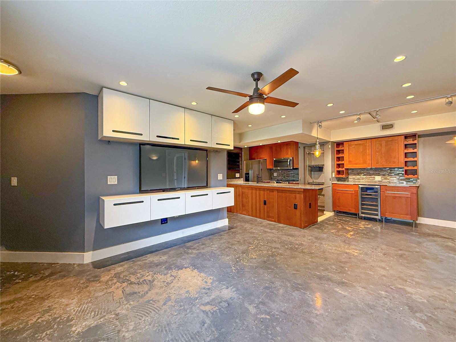 Image 5 of 24 For 3034 Parkway Boulevard 102