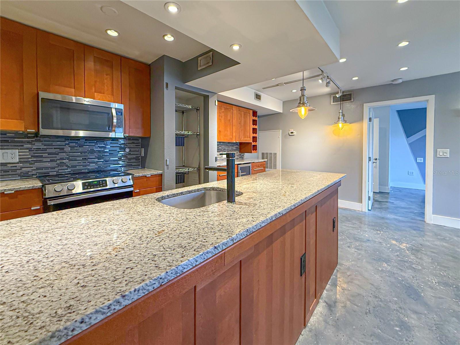 Image 9 of 24 For 3034 Parkway Boulevard 102
