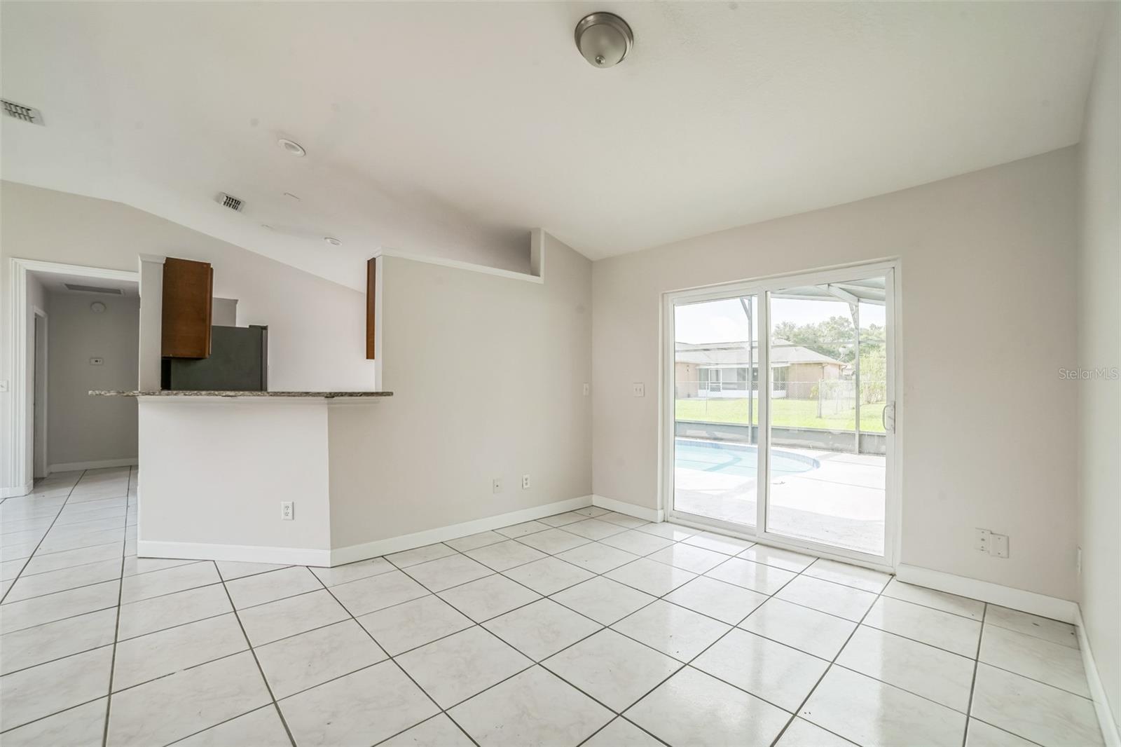 Image 12 of 35 For 657 Mckinley Court