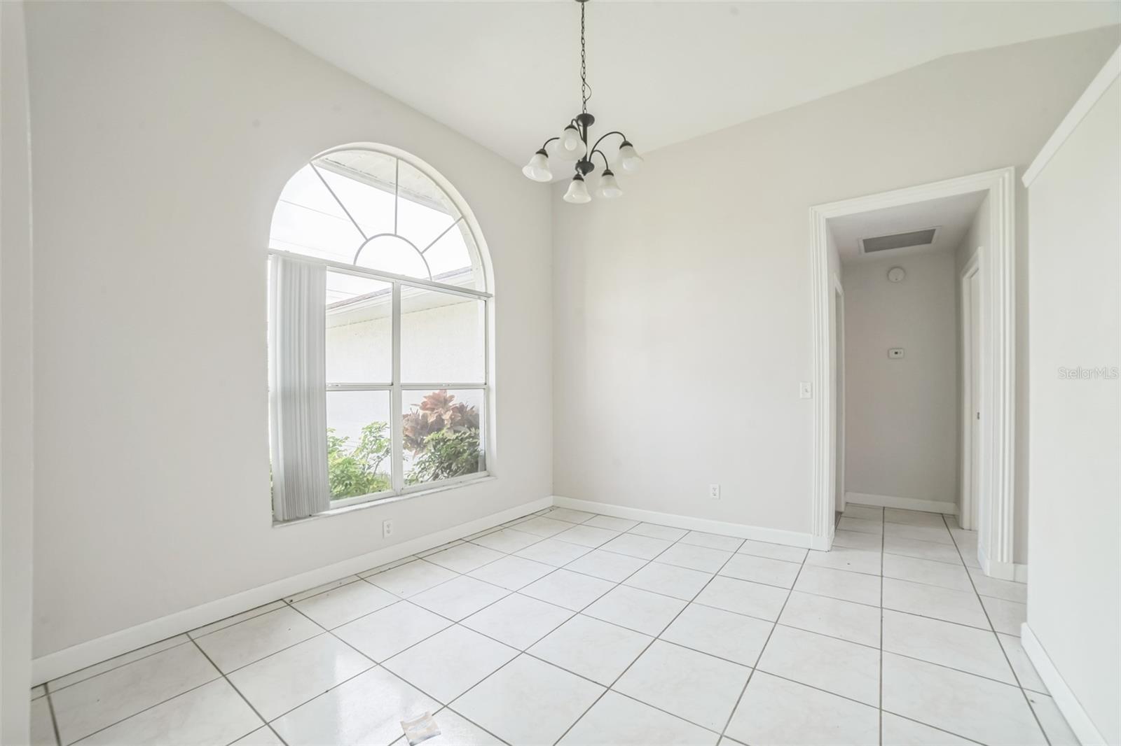 Image 13 of 35 For 657 Mckinley Court