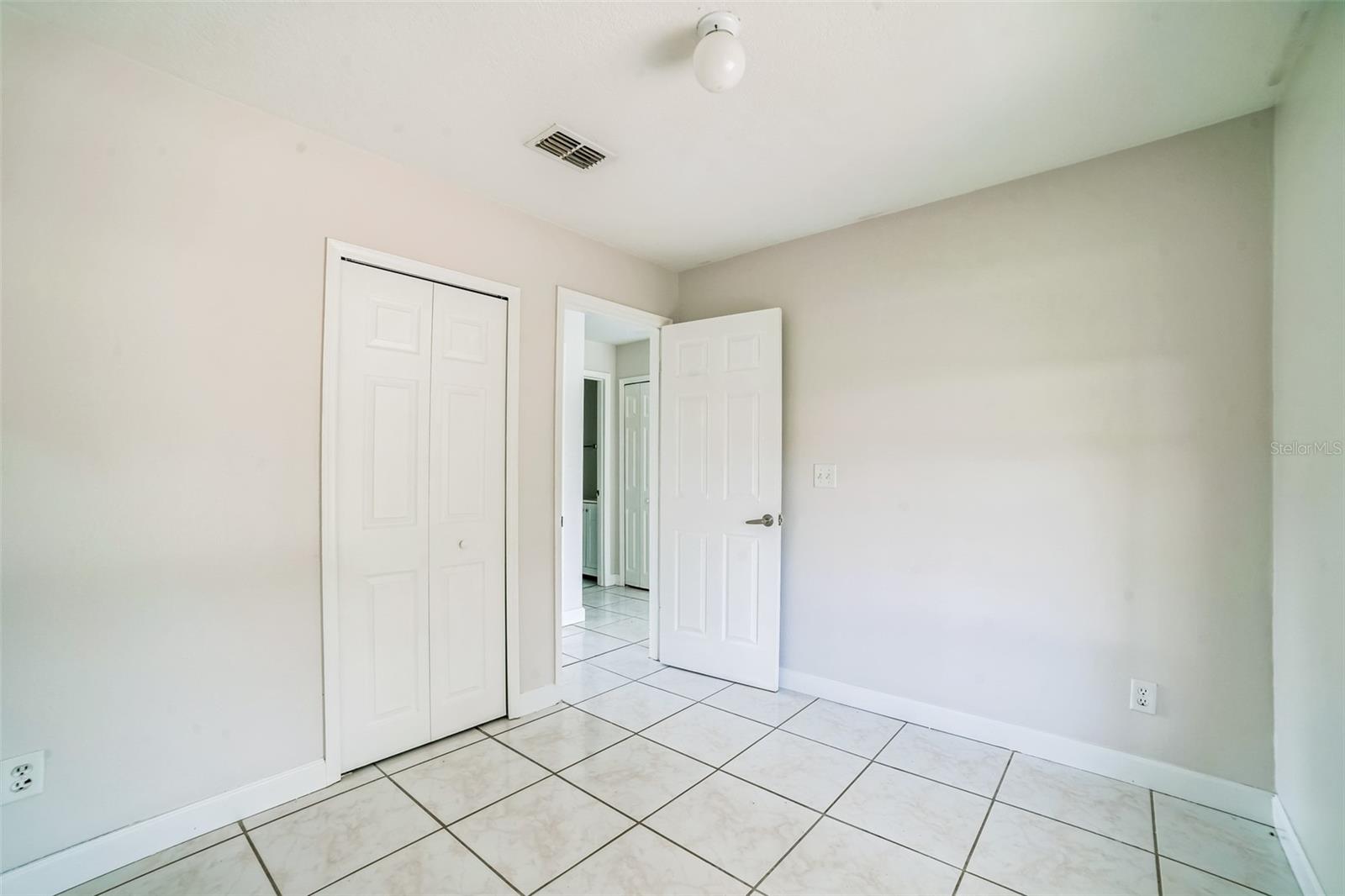 Image 19 of 35 For 657 Mckinley Court