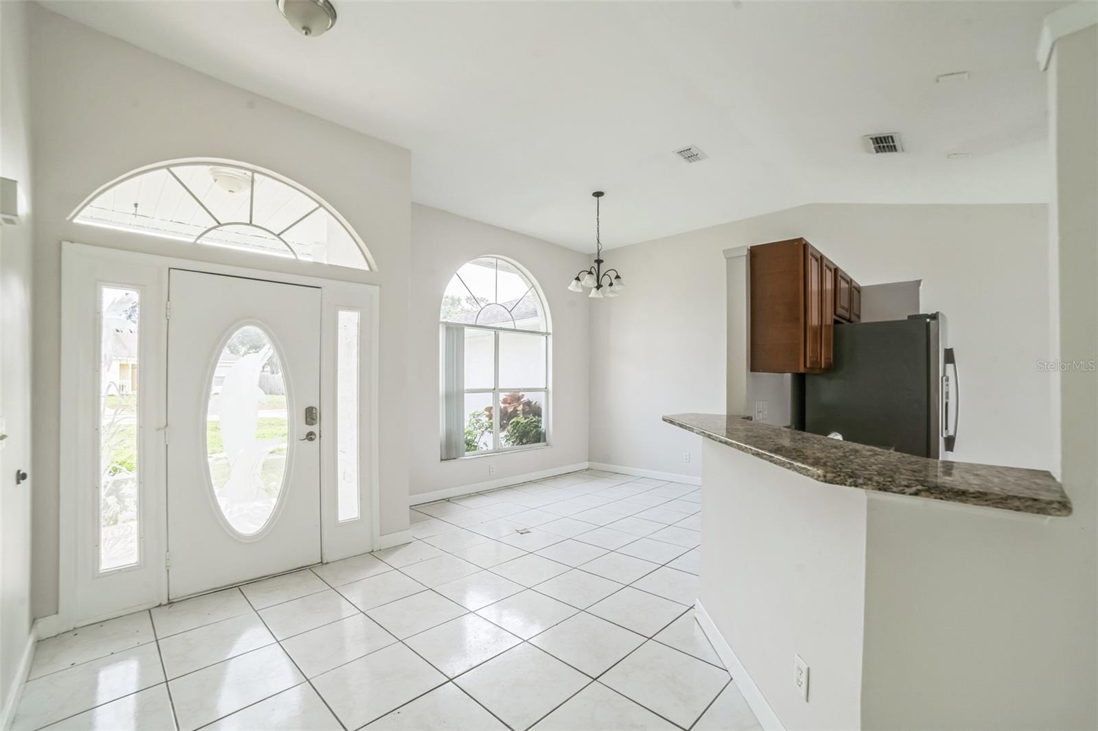 Image 22 of 35 For 657 Mckinley Court